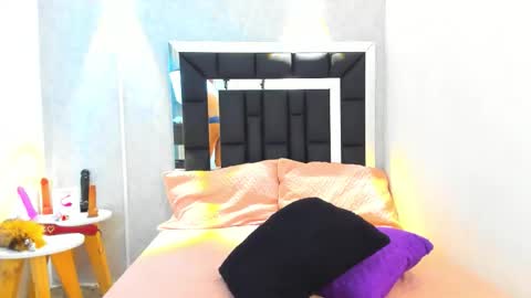  Elian  online show from March 15, 2026, 12:33 pm