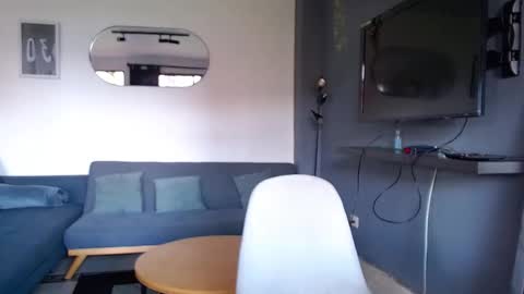 Elian online show from November 9, 2025, 5:11 pm