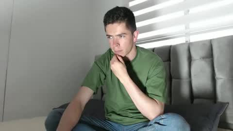 Snapshot of elian_tg chatting on December 25, 2024, 10:27 pm Elian online show from December 25, 2024, 10:27 pm