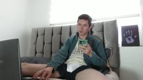 Snapshot of elian_tg chatting on January 12, 2025, 7:53 pm Elian online show from January 12, 2025, 7:53 pm