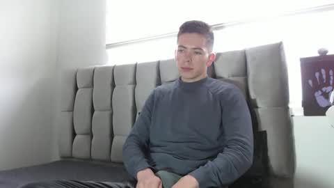 Snapshot of elian_tg chatting on February 16, 2025, 8:44 pm Elian online show from February 16, 2025, 8:44 pm