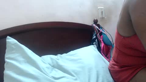 elianis598477 online show from November 16, 2025, 10:32 am