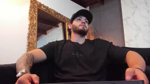 Elian online show from November 15, 2025, 12:23 pm