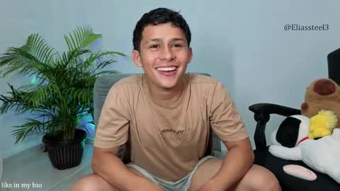 Snapshot of elias_steel1 chatting on October 6, 2025, 9:45 pm elias online show from October 6, 2025, 9:45 pm