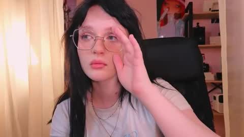 Snapshot of eliejay chatting on October 2, 2025, 5:14 am Ellie online show from October 2, 2025, 5:14 am