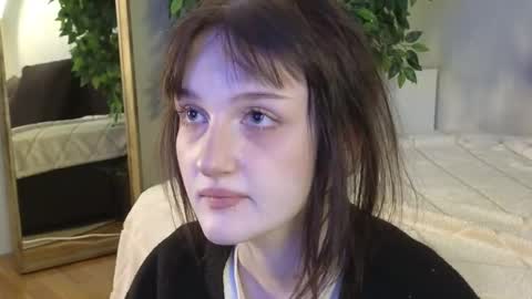 Snapshot of eliejay chatting on October 21, 2025, 5:19 am Ellie online show from October 21, 2025, 5:19 am