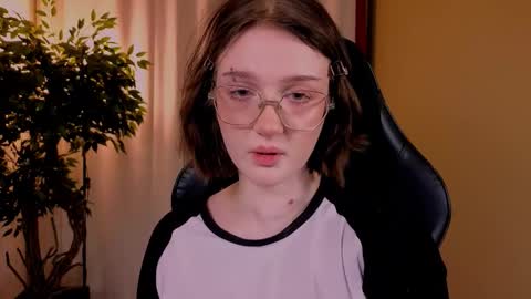 Ellie online show from November 30, 2025, 5:11 am