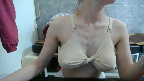 eliesweet9x online show from May 7, 2026, 2:39 am