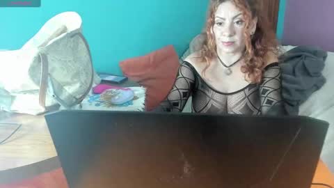 elifgirasol online show from February 10, 2025, 5:52 pm