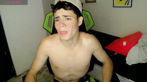 Snapshot of elii_797 chatting on November 21, 2025, 8:18 pm bby-santy online show from November 21, 2025, 8:18 pm