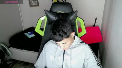 Snapshot of elii_797 chatting on November 26, 2025, 7:59 pm bby-santy online show from November 26, 2025, 7:59 pm