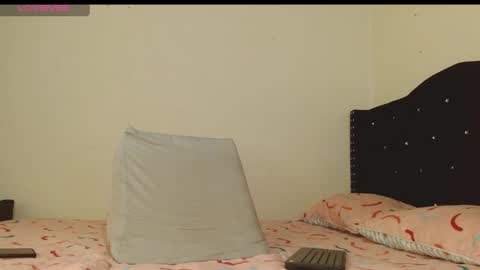 Snapshot of elii_sweet_ chatting on February 16, 2025, 3:27 pm elii_sweet_ online show from February 16, 2025, 3:27 pm