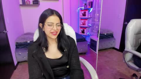 Snapshot of eliie_ruizz chatting on February 22, 2025, 8:18 am Eliie online show from February 22, 2025, 8:18 am