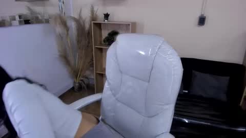 Snapshot of eliie_ruizz chatting on September 26, 2025, 8:35 pm Eliie online show from September 26, 2025, 8:35 pm