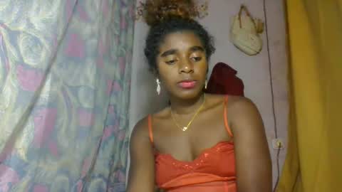 elina981 online show from May 1, 2026, 1:05 pm