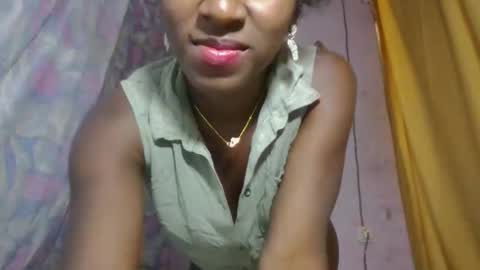 elina981 online show from May 3, 2026, 8:53 am