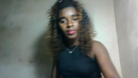 elina981 online show from June 26, 2026, 4:44 pm