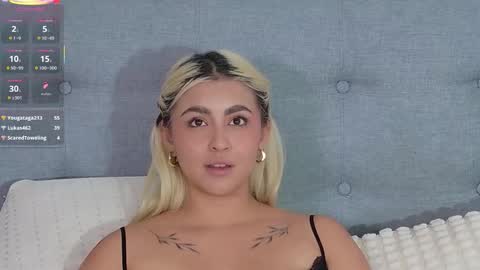 Elina online show from November 4, 2025, 9:58 pm