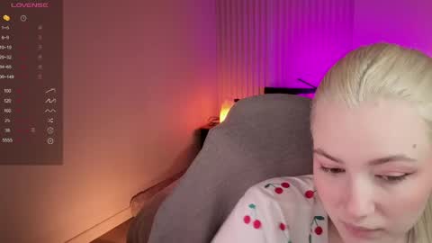 Elina online show from May 6, 2026, 5:25 am