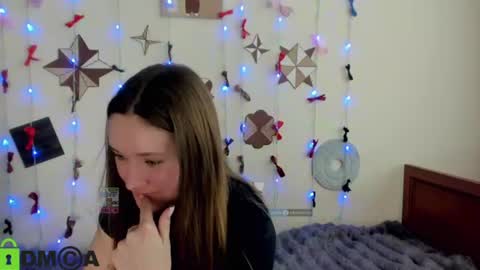 elina_x online show from June 19, 2026, 1:04 pm