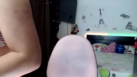 Snapshot of elinaax chatting on March 7, 2025, 3:07 pm Elina  online show from March 7, 2025, 3:07 pm