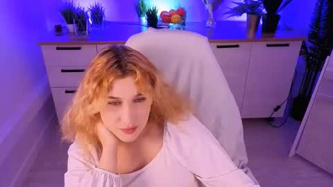  Elina  Follow me  online show from September 16, 2025, 2:29 pm