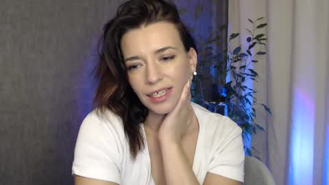 Snapshot of elinapretty chatting on December 4, 2024, 3:37 am Elina online show from December 4, 2024, 3:37 am