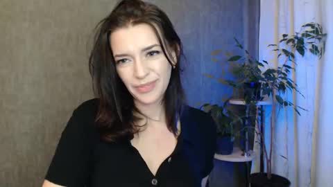 Elina online show from May 25, 2026, 11:55 pm