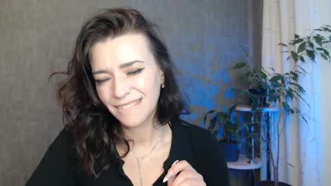 Elina online show from May 27, 2026, 1:57 am