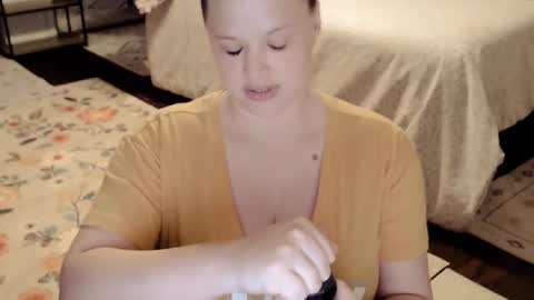 Snapshot of elinareign chatting on March 4, 2026, 7:47 am ElinaReign online show from March 4, 2026, 7:47 am