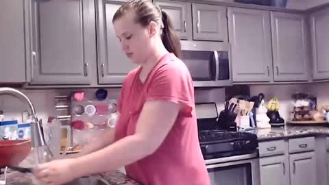 Snapshot of elinareign chatting on April 8, 2026, 2:11 am ElinaReign online show from April 8, 2026, 2:11 am