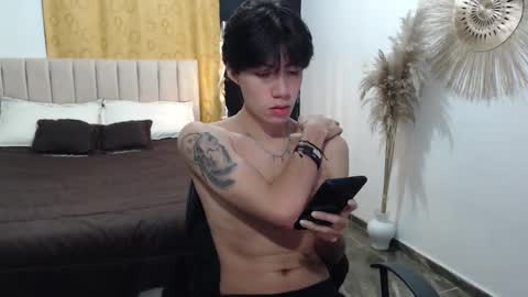 Snapshot of elio_collem chatting on November 16, 2025, 8:20 am ELIO online show from November 16, 2025, 8:20 am