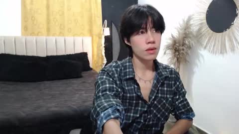 Snapshot of elio_collem chatting on January 11, 2026, 7:35 am ELIO online show from January 11, 2026, 7:35 am