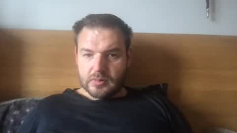 Snapshot of eliot26 chatting on October 1, 2025, 11:05 am e26 online show from October 1, 2025, 11:05 am