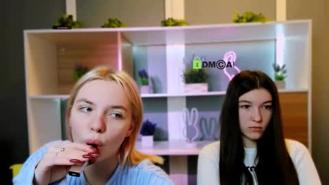 elis_sunny online show from February 3, 2026, 6:11 am