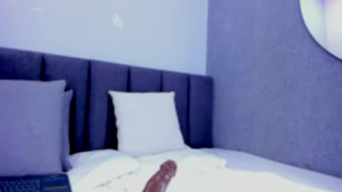 Snapshot of elisa_castrillon chatting on December 17, 2024, 10:00 pm Elisa online show from December 17, 2024, 10:00 pm