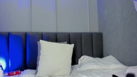 Snapshot of elisa_castrillon chatting on March 9, 2025, 9:57 pm Elisa online show from March 9, 2025, 9:57 pm