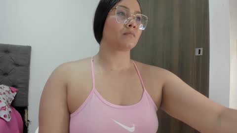Snapshot of elisa_connors18 chatting on September 16, 2025, 10:55 pm      online show from September 16, 2025, 10:55 pm
