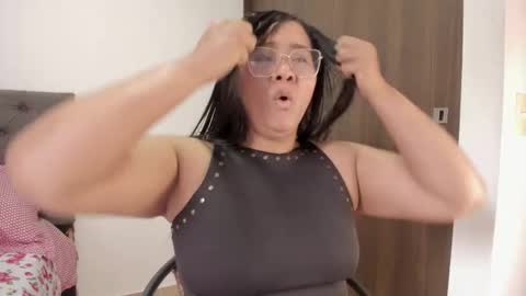 Snapshot of elisa_connors18 chatting on September 29, 2025, 4:12 pm      online show from September 29, 2025, 4:12 pm