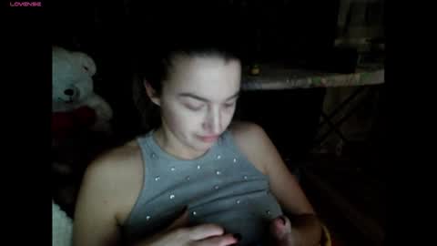 elisa_dove208 online show from December 20, 2025, 4:14 pm