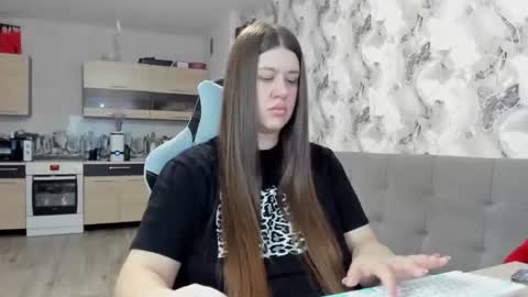 Aletta Oushen online show from November 30, 2025, 10:19 am