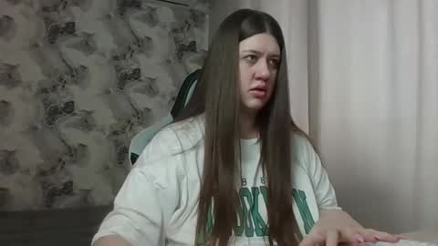 Snapshot of elisa_kollin chatting on February 11, 2026, 8:41 am Aletta Oushen online show from February 11, 2026, 8:41 am