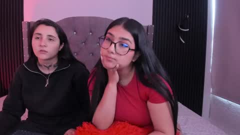 Elisa y Emma online show from April 27, 2026, 5:44 pm