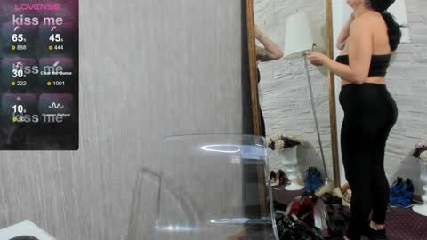 Snapshot of elisabaxter chatting on December 28, 2024, 6:17 am Maria online show from December 28, 2024, 6:17 am