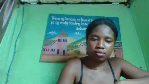 elisabeth2525 online show from January 7, 2025, 10:41 pm