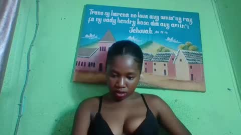 elisabeth2525 online show from January 16, 2025, 11:48 am
