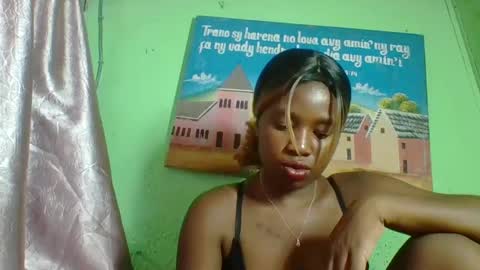 elisabeth2525 online show from January 19, 2025, 9:11 am