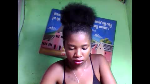 elisabeth2525 online show from February 6, 2025, 11:54 am