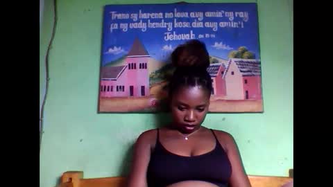 elisabeth2525 online show from February 8, 2025, 10:40 pm
