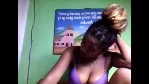 elisabeth2525 online show from February 12, 2025, 2:35 am